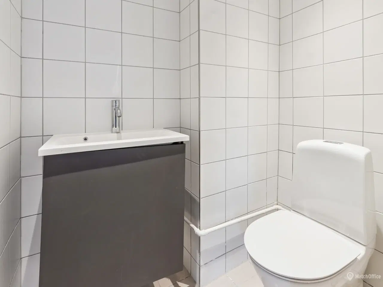 Billede 11 - Et butikslokale med sjæl, lys og plads til at skabe dit eget univers