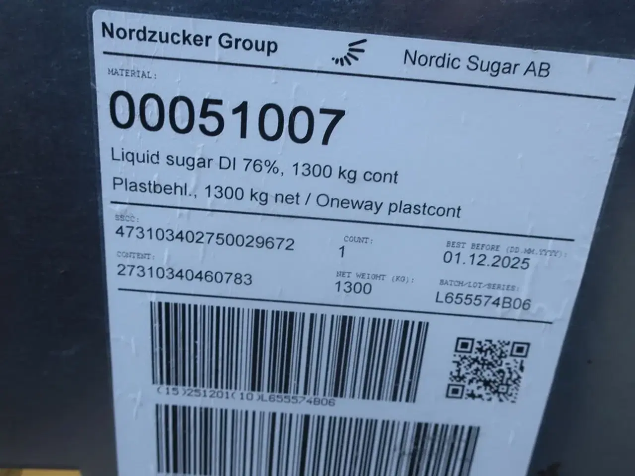 Billede 4 - 1000 L beholder med indhold