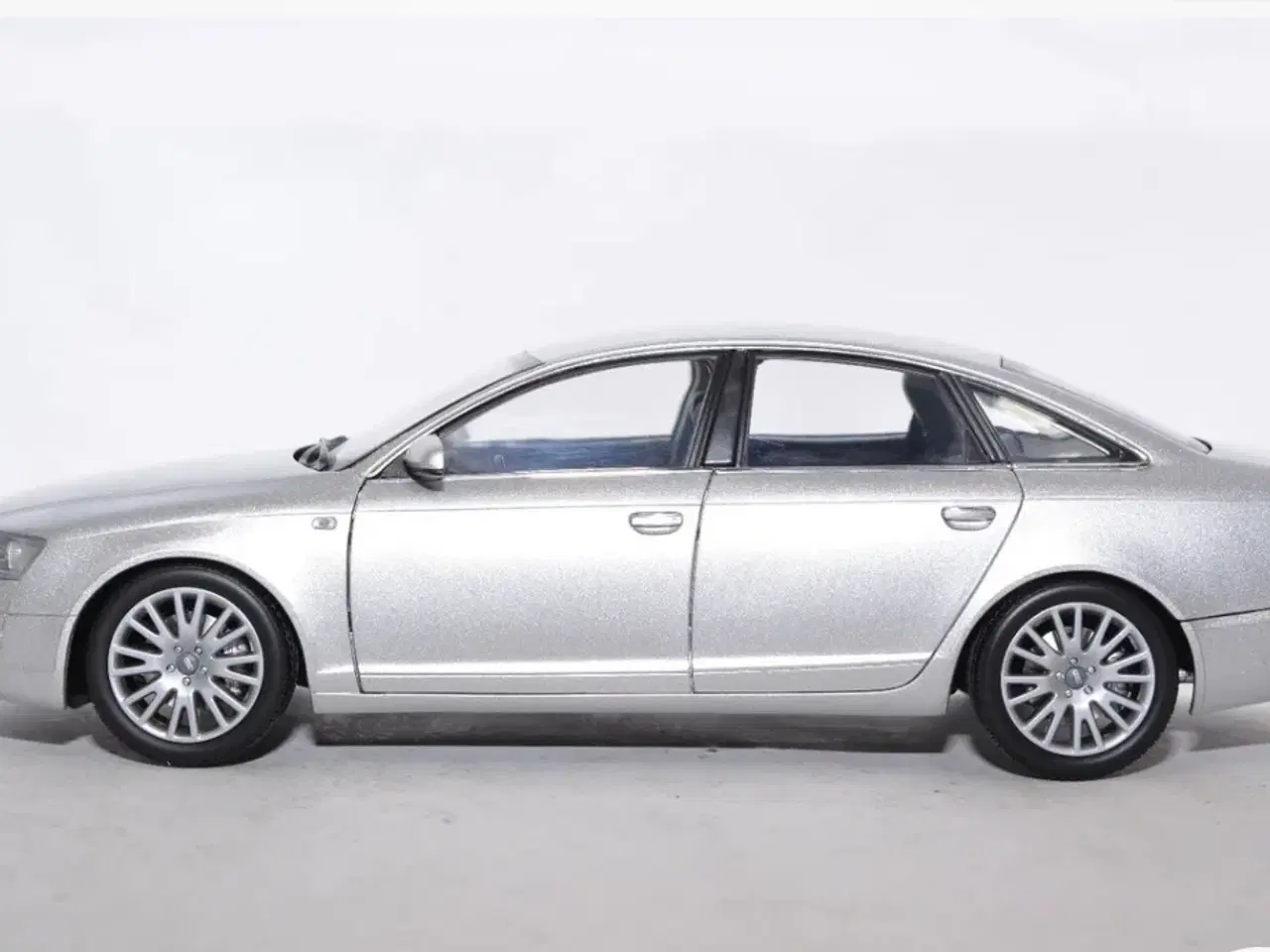 Billede 3 - 1:18 Audi 6 C6 3.2 V6 2006