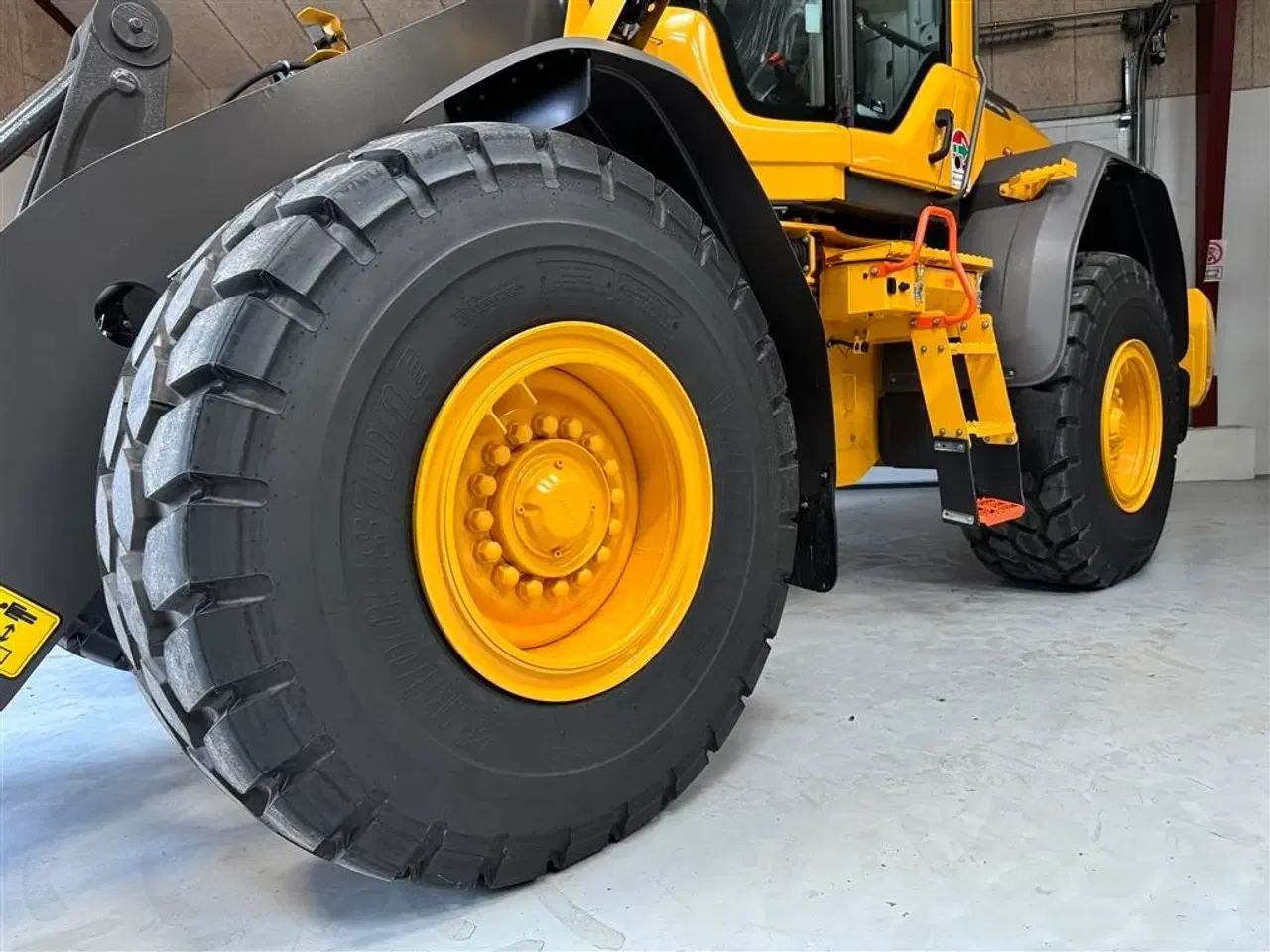 Billede 1 - Bridgestone 20.5R25 4 STK FABRIKSNYE HJUL TIL VOLVO L70 OG L90!