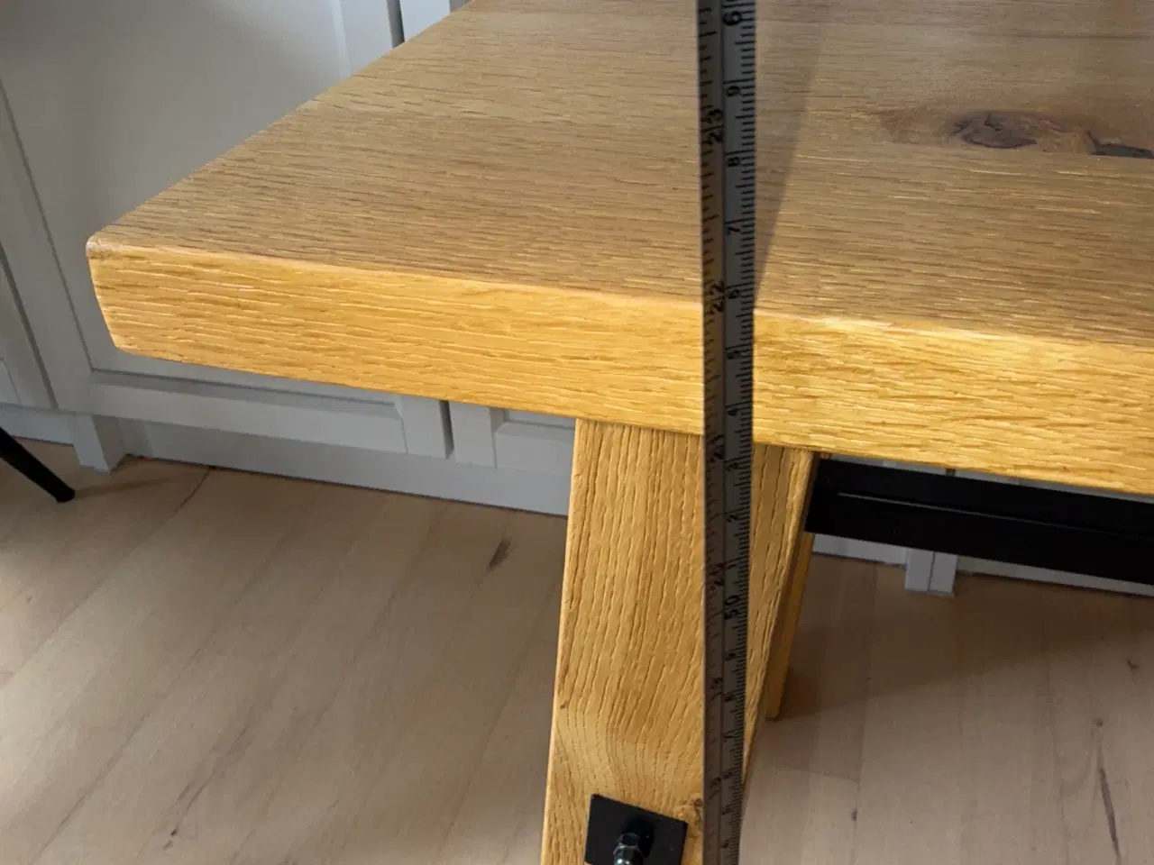 Billede 6 - Massivt egetræsbord – 50 x 50 x 55 cm