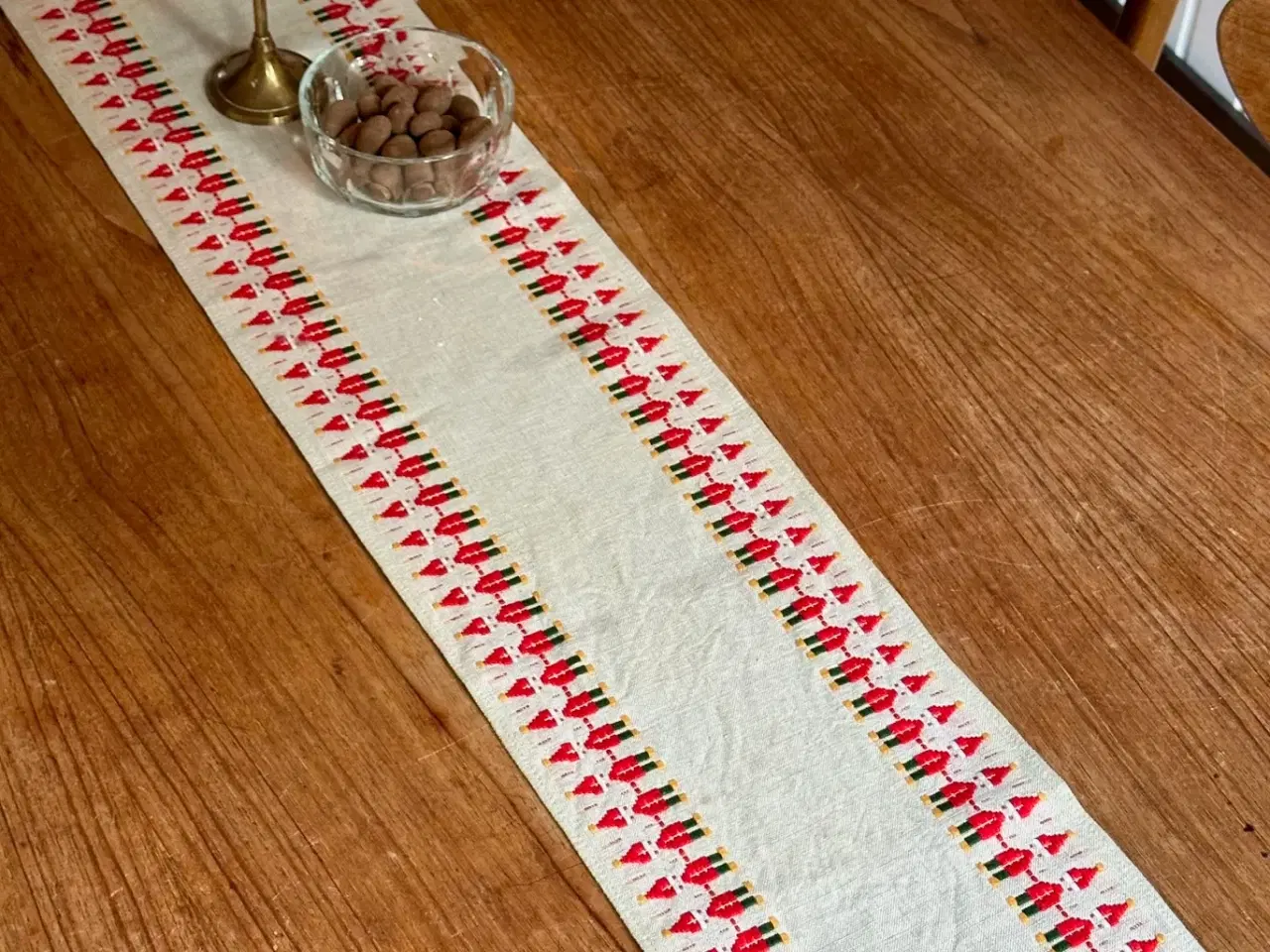 Billede 1 - Bordløber m nisser, 116 x 19 cm