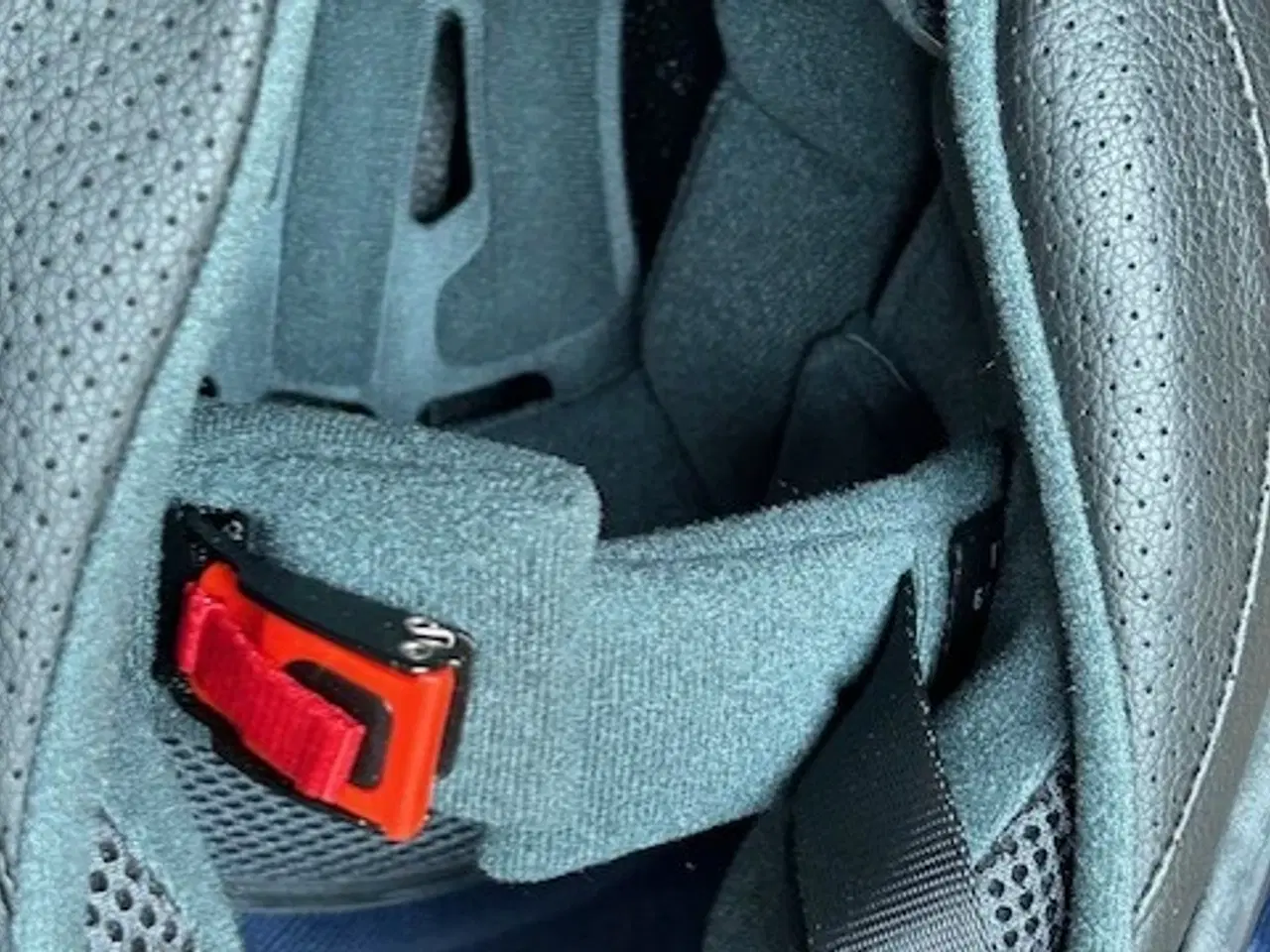 Billede 4 - Styrthjelm sælges