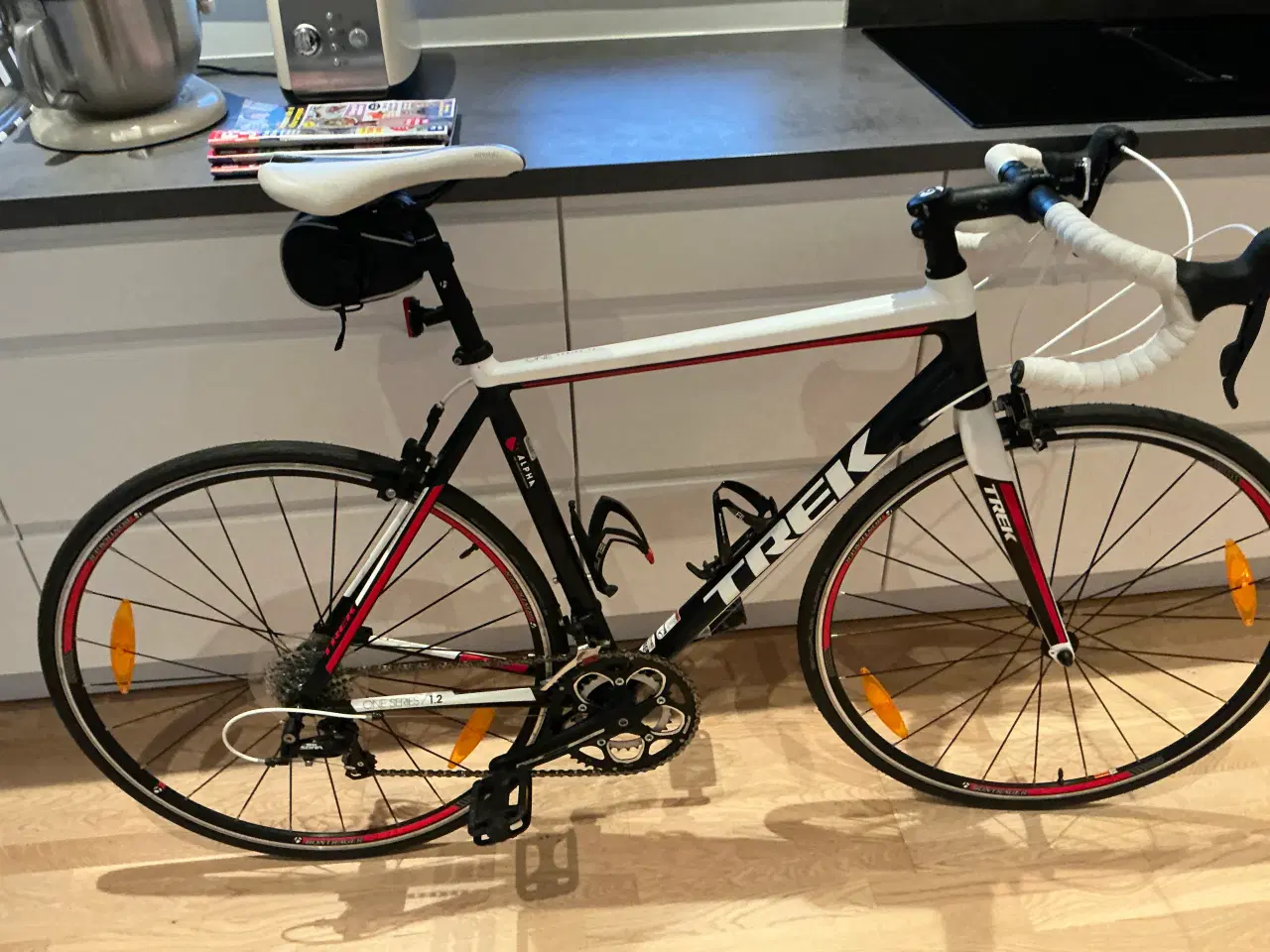 Billede 2 - Trek One Series 1.2 racercykel 