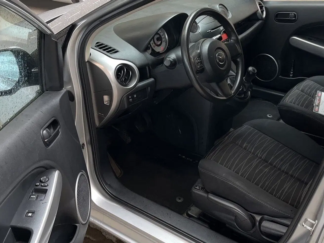 Billede 5 - Mazda 2 1,3 Premium 86HK 5d