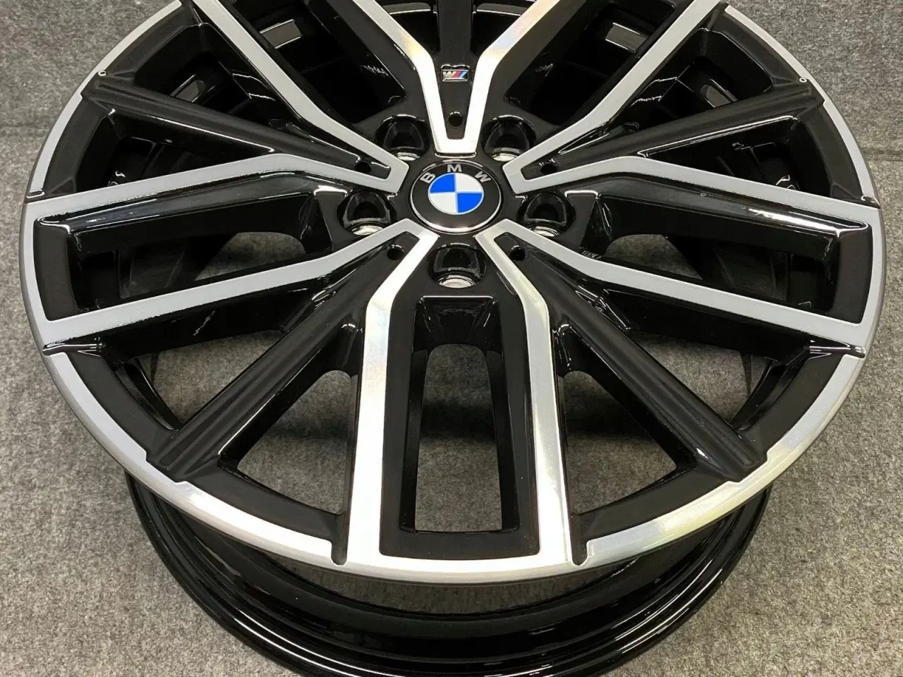 Billede 1 - ALUFÆLGE BMW X1 U11 X2 U12 869i 20"