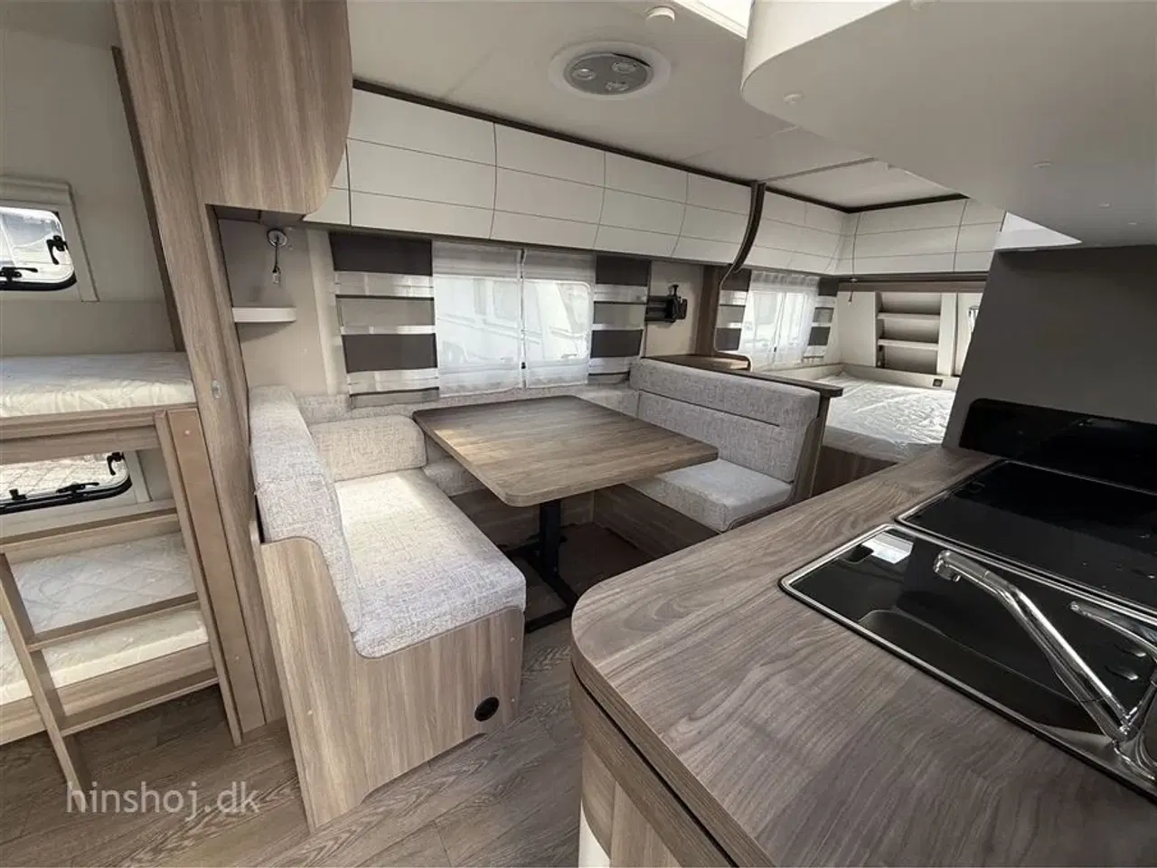 Billede 13 - 2024 - Hobby Excellent Edition 650 KMFe   Stor rummelig familievogn med 2 køjer fra Hinshøj Caravan