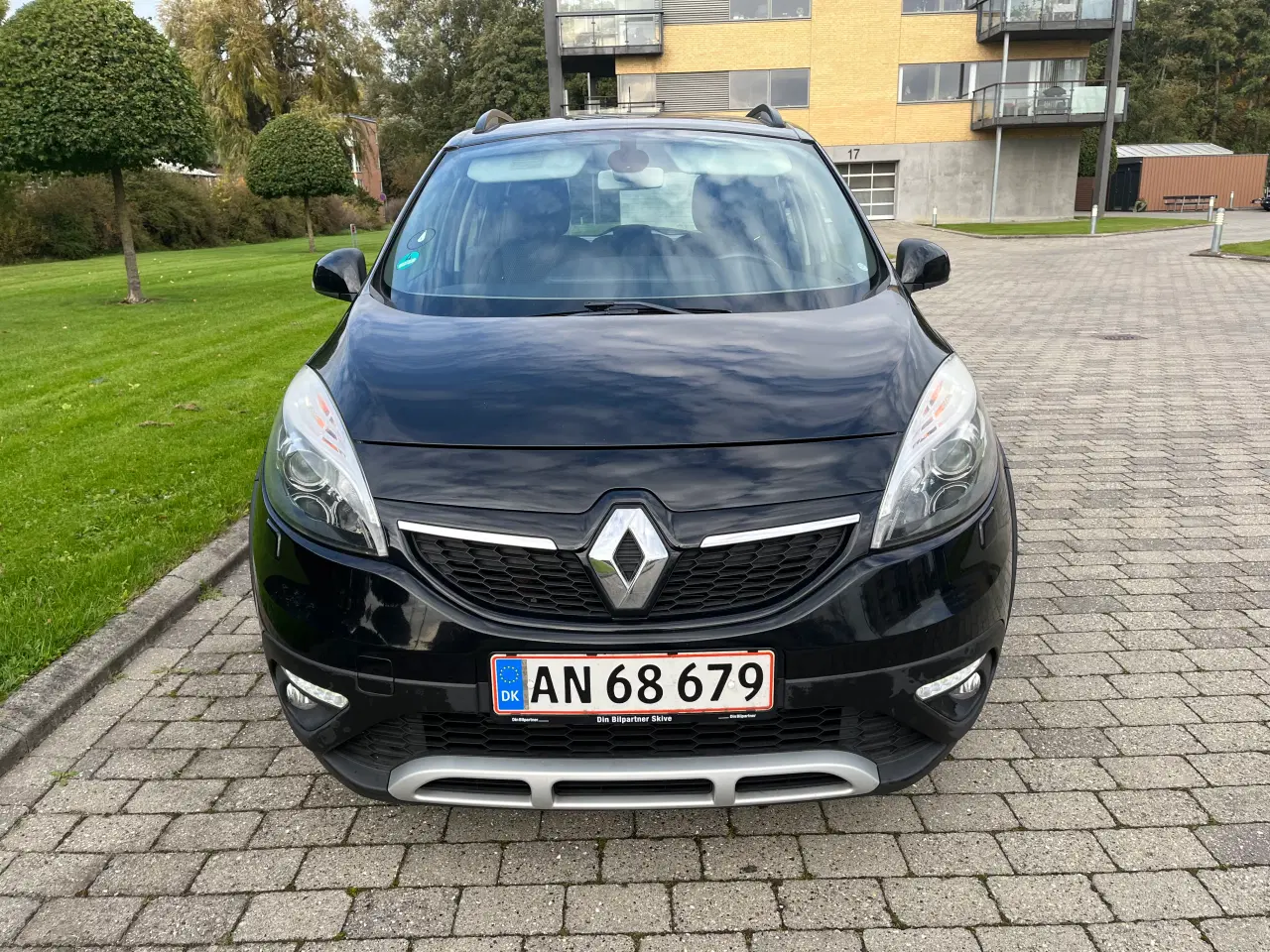 Billede 1 - Super Flot Renault Scenic XMod fra 2014