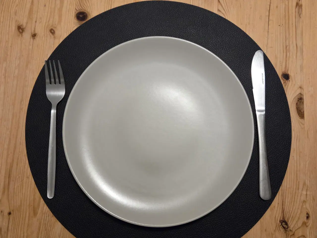 Billede 1 - Vendbar dækkeserviet Ø38 cm