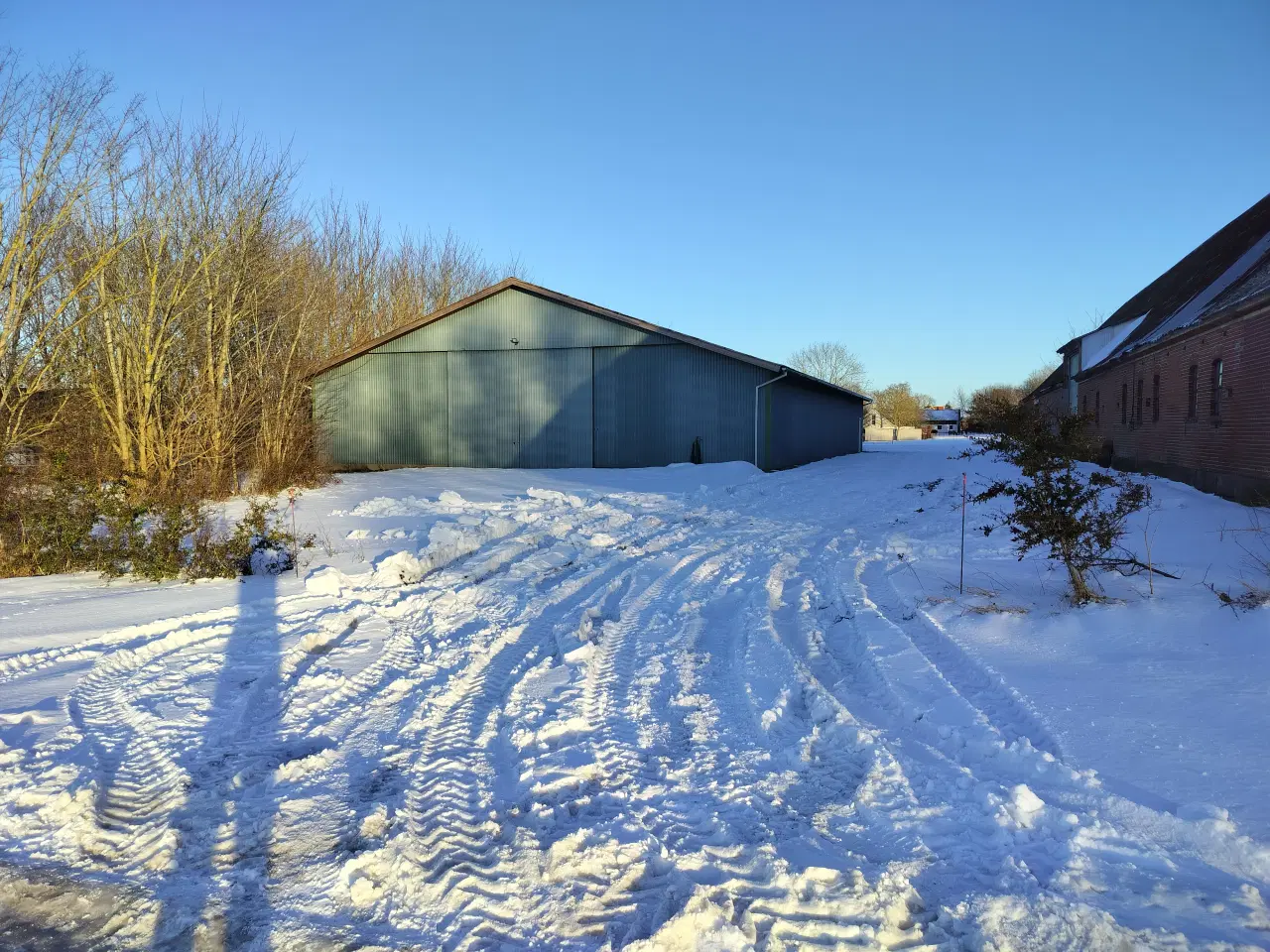 Billede 2 - 190m2 i stålhal.