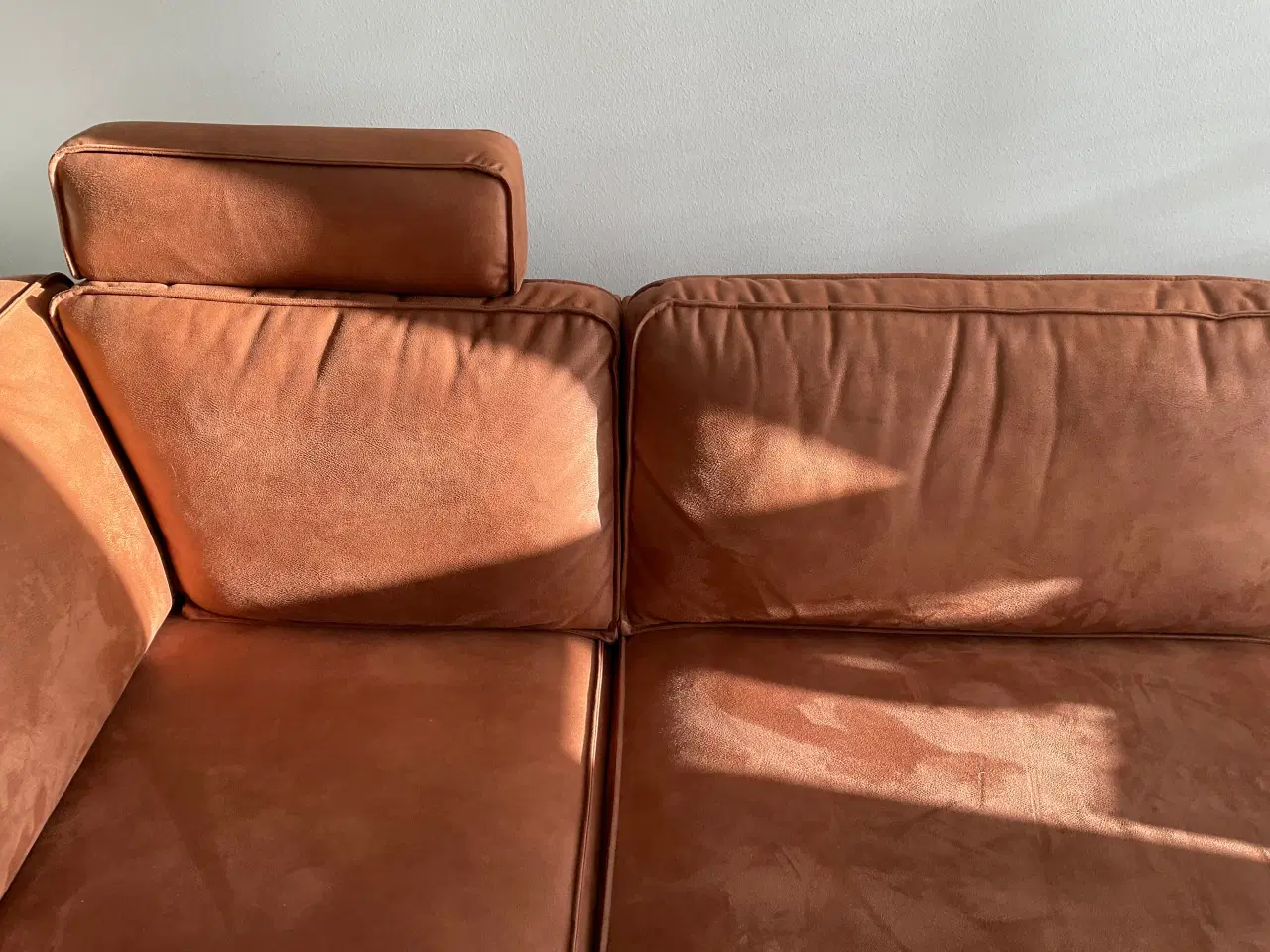 Billede 6 - Ilva sofa i Cognac farvet “ruskind”