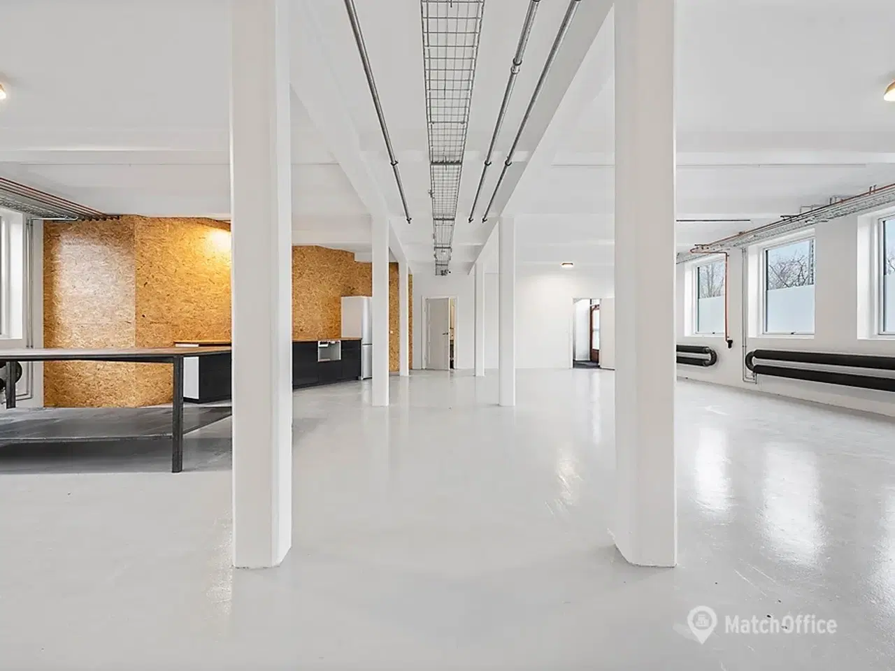 Billede 7 - Højloftet lækkert kontor / showroom / galleri / personlig træning o.lign. på Amager