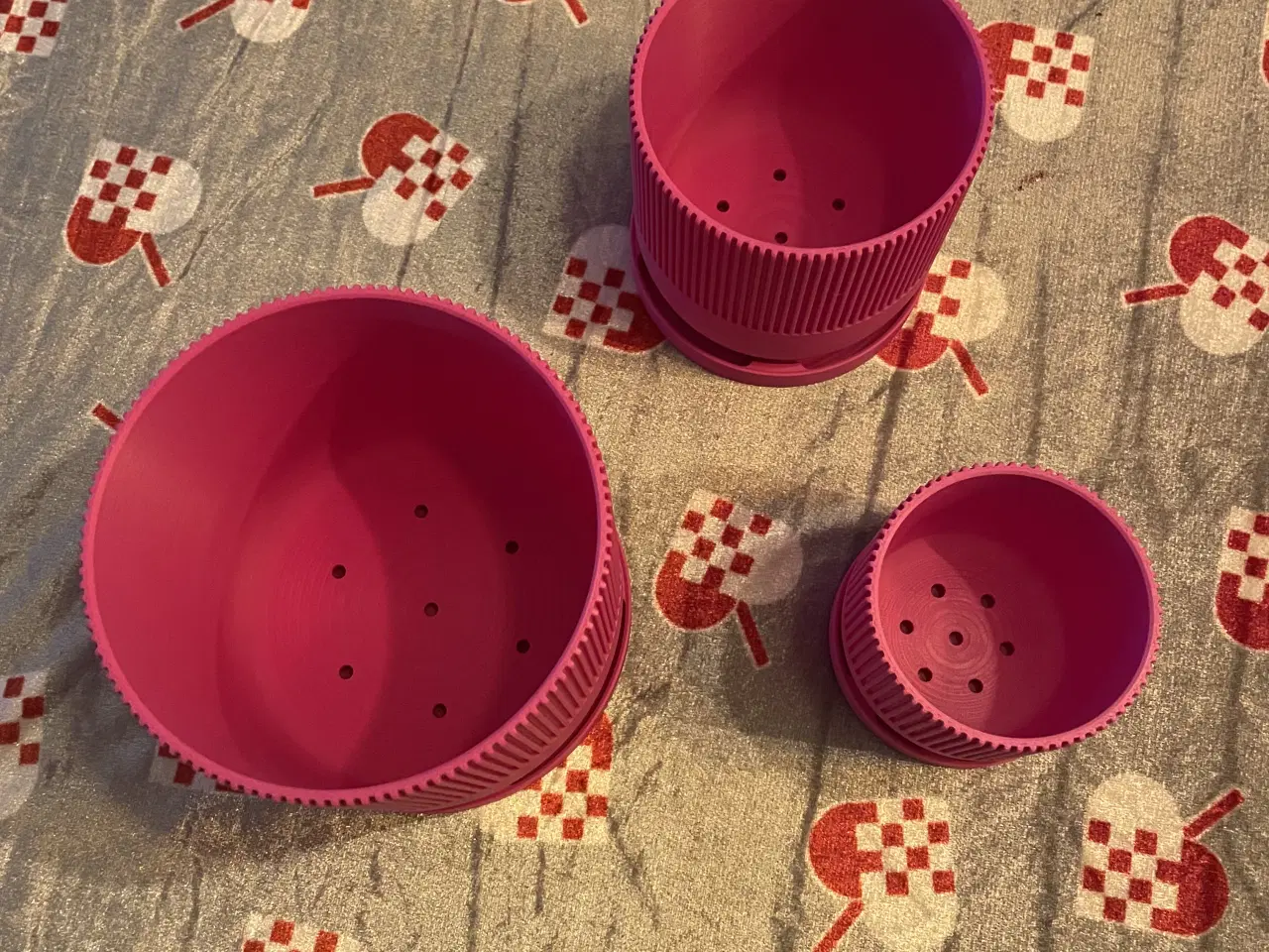 Billede 1 - Urtepotteskjulere med drypbakke 3 størrelser