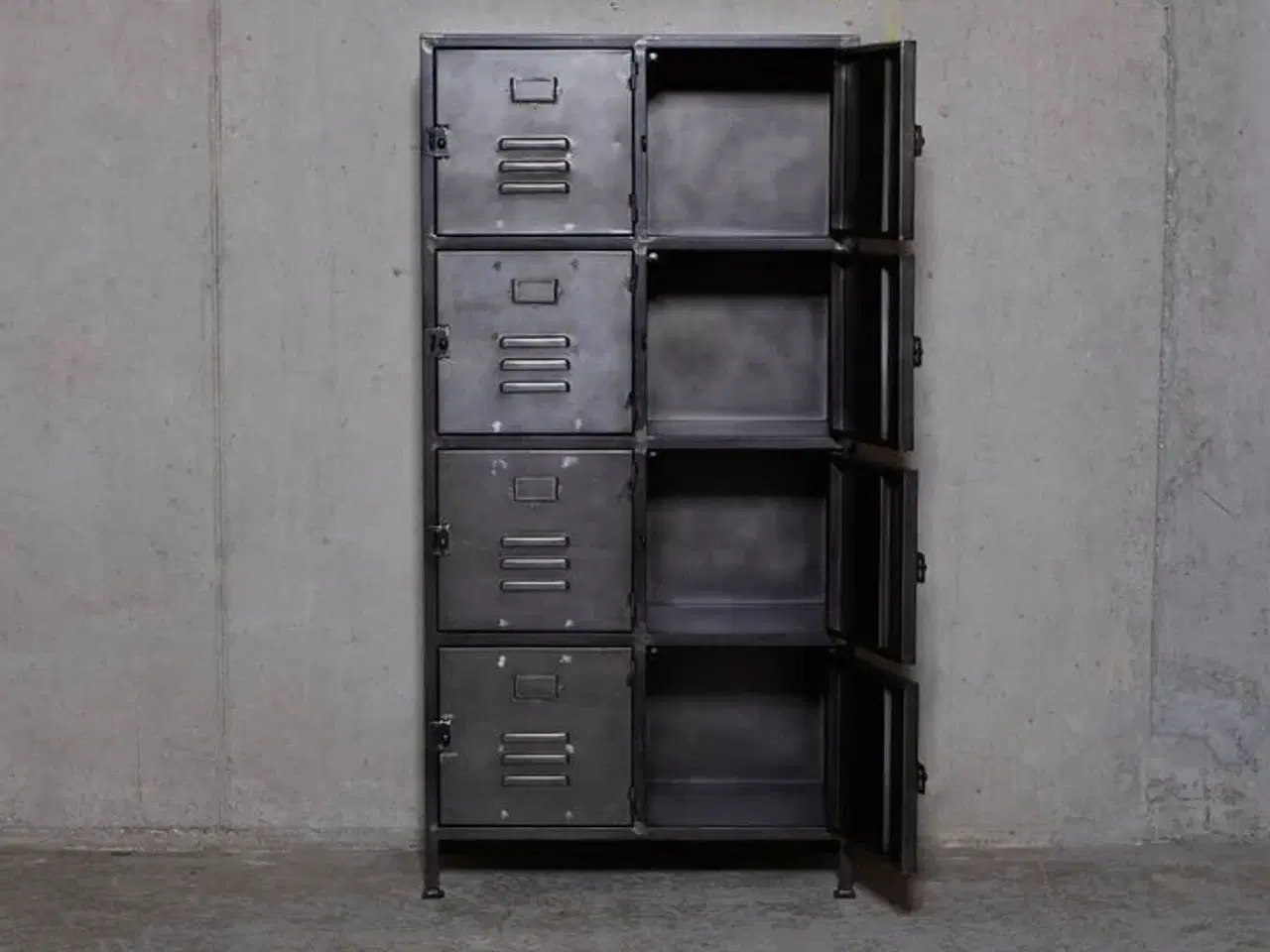 Billede 3 - Nyt LOCKER skab 8 rums