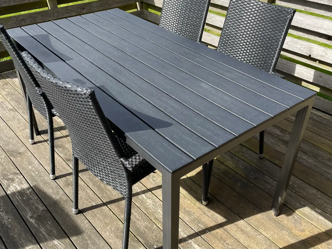 Billede 1 - Havebord + 4 stole -Moderne og vedligeholdelsesfri