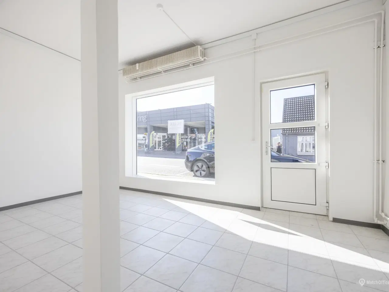 Billede 1 - Bliv Set! Erhvervslokale med maksimal synlighed og muligheder