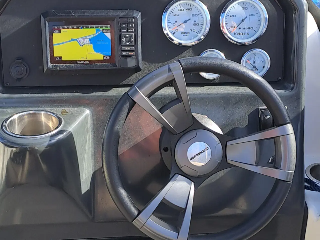 Billede 3 - Quicksilver Cabin 505, motorbåd