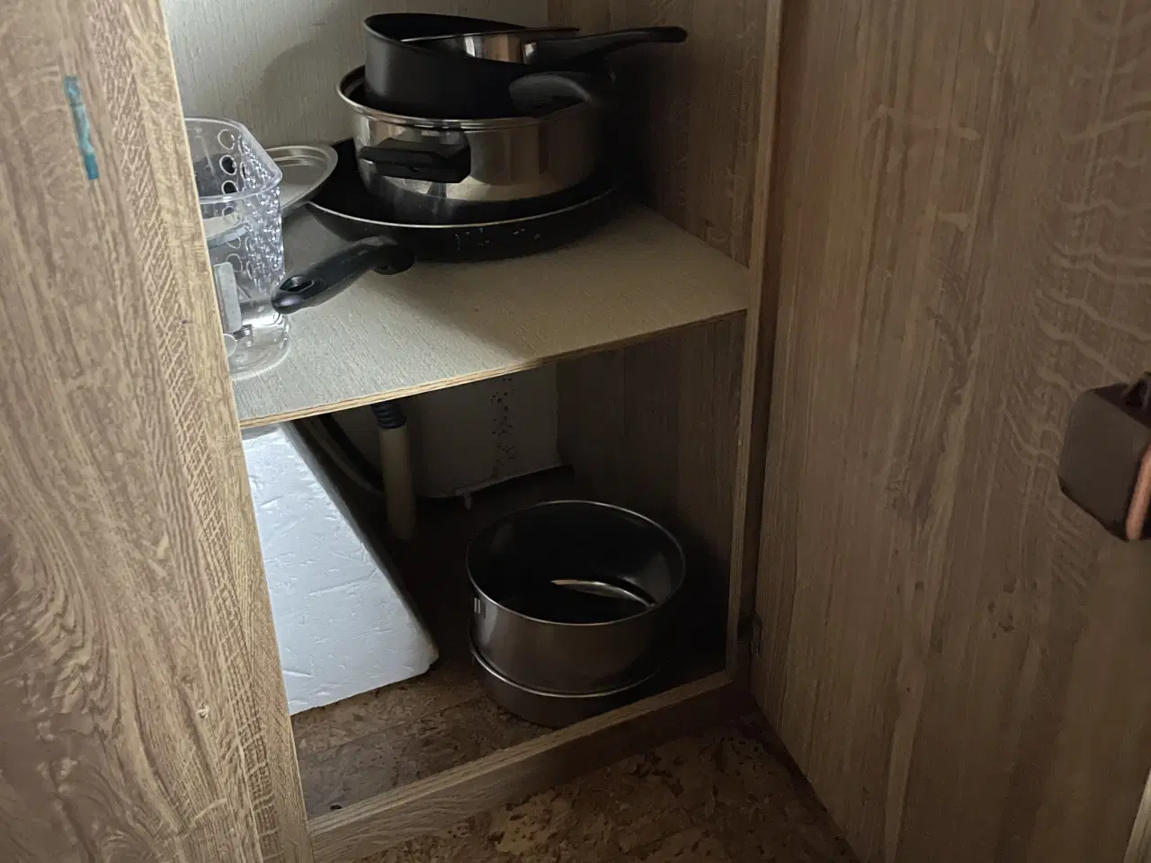 Billede 12 - Campingvogn med køkken og siddegrupper/sovepladser