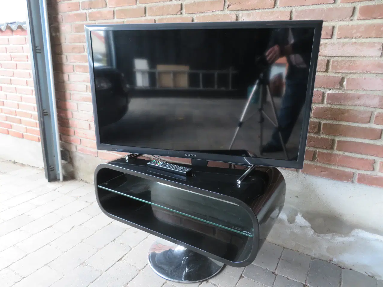 Billede 4 - SONY TV. Med bord