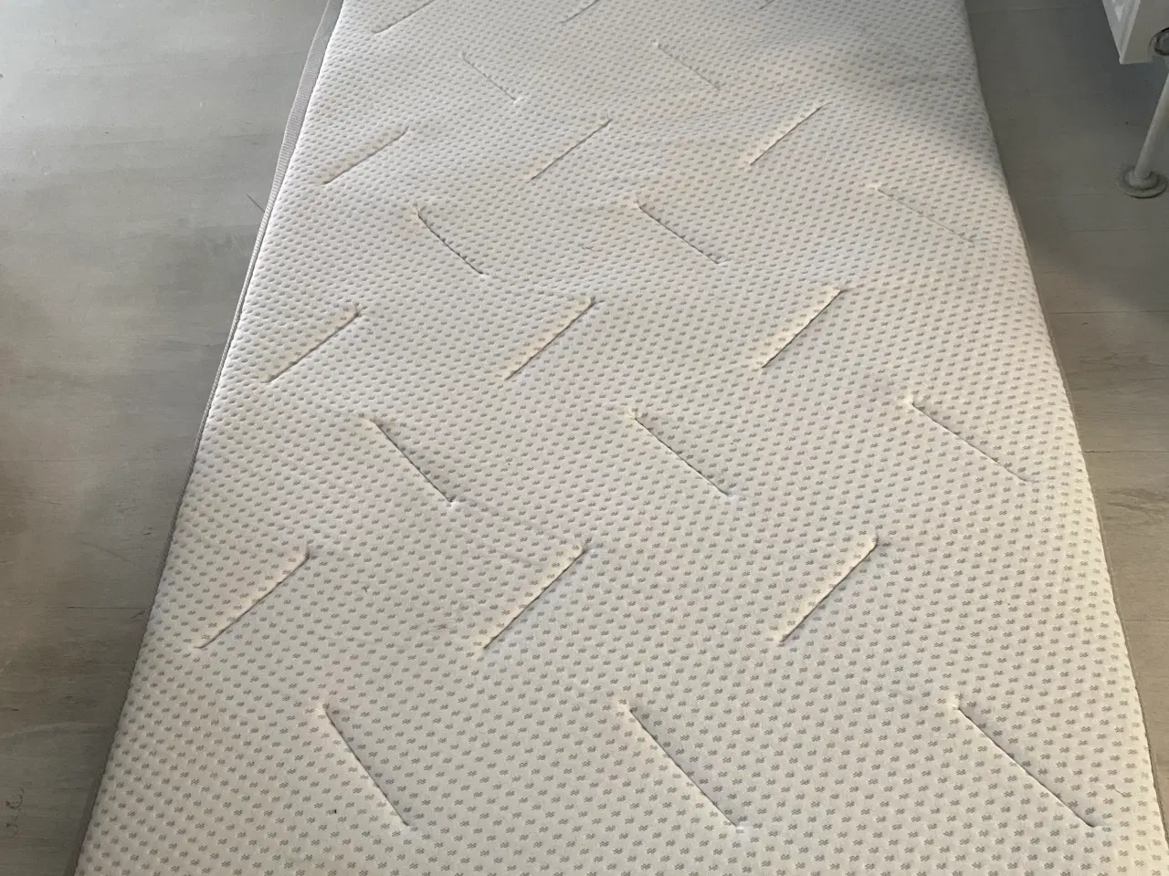 Billede 1 - Topmadras Sælges  90x200x8