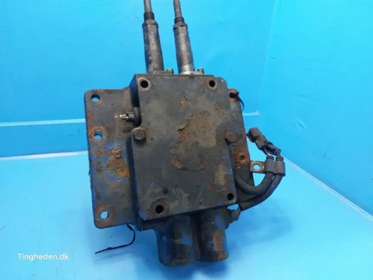 Billede 14 - New Holland 6640 Dæksel F2NN7211AA