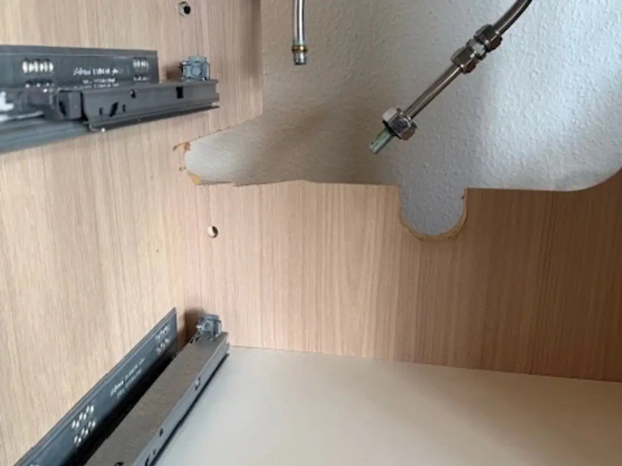 Billede 5 - Badmøbel med vask, Grohe armatur og 2 skuffer