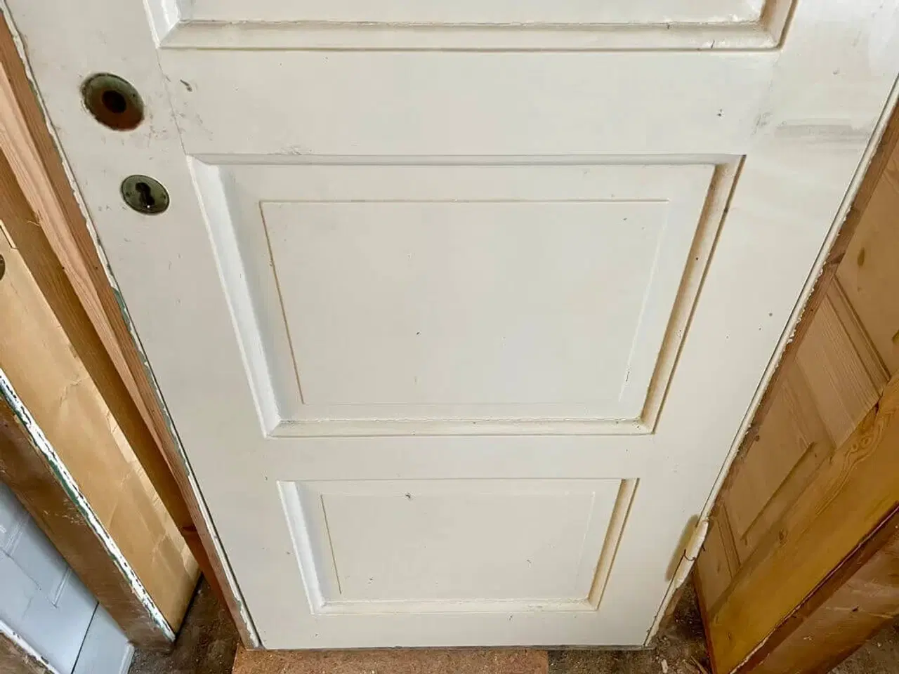 Billede 4 - Klassisk, smal fyldningsdør m. karm