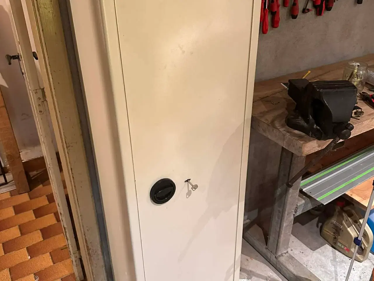 Billede 1 - Våbenskab, riffel, haglgevær