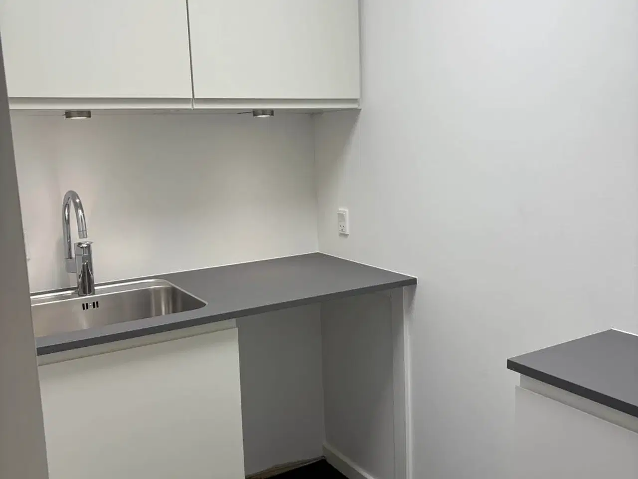 Billede 4 - Nyrenoveret kontor og lager/showroom – indflytningsklar