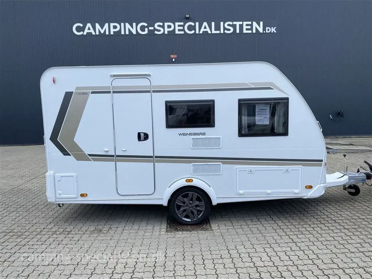 Billede 1 - 2024 - Weinsberg CaraOne 390 QD DK EDITION    WEINSBERG - CaraOne 390 QD campingvogn 2024 kan nu opleves hos Camping-specialisten.dk i Silkeborg