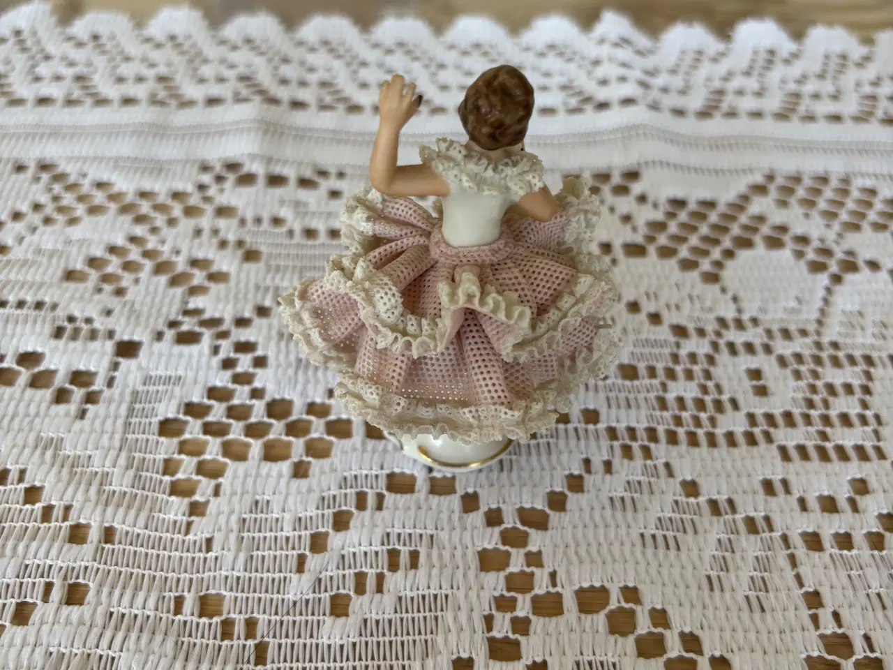 Billede 3 - Lille danse dame måler 8 cm