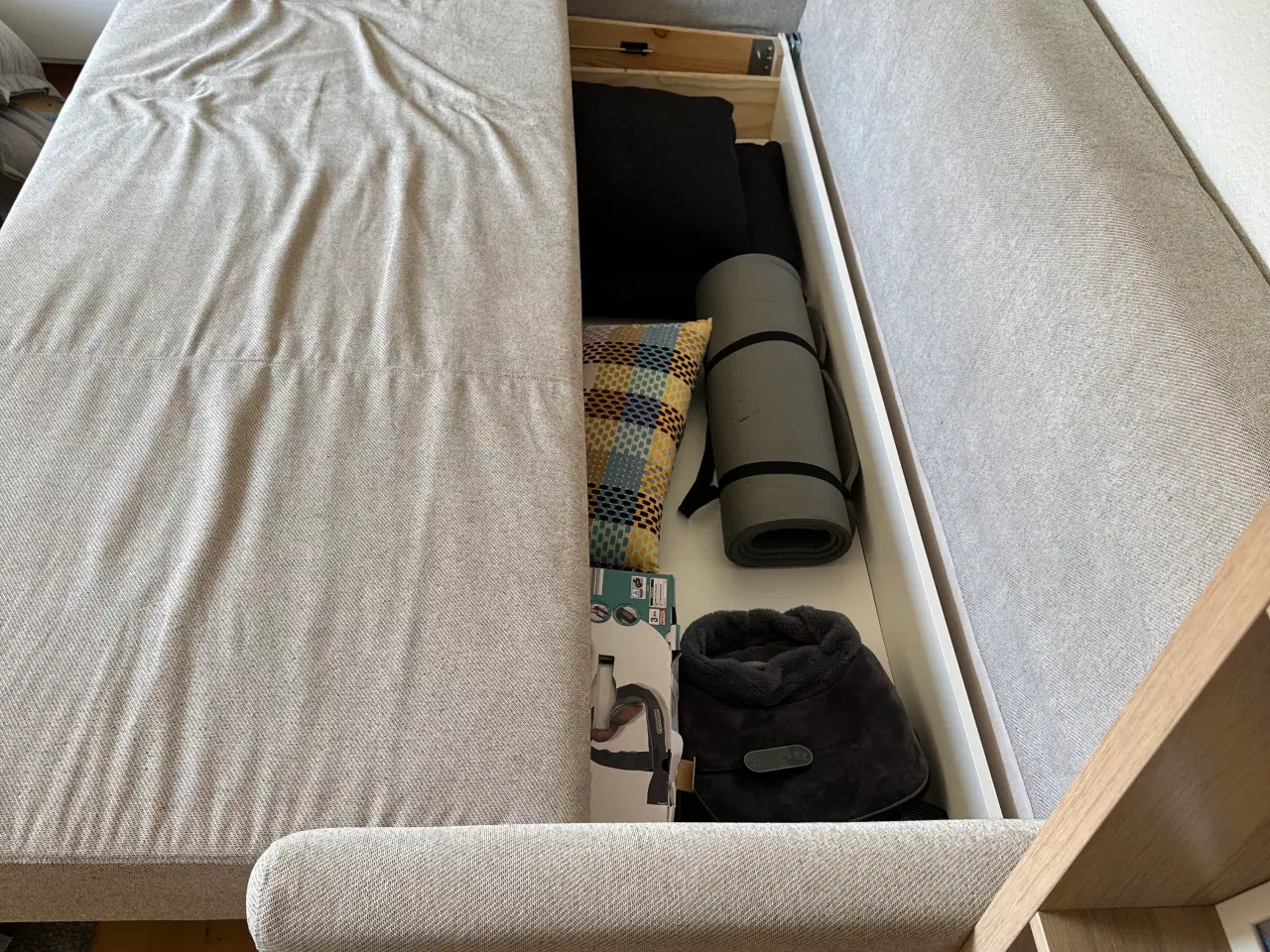 Billede 8 - Sovesofa med opbevaring 