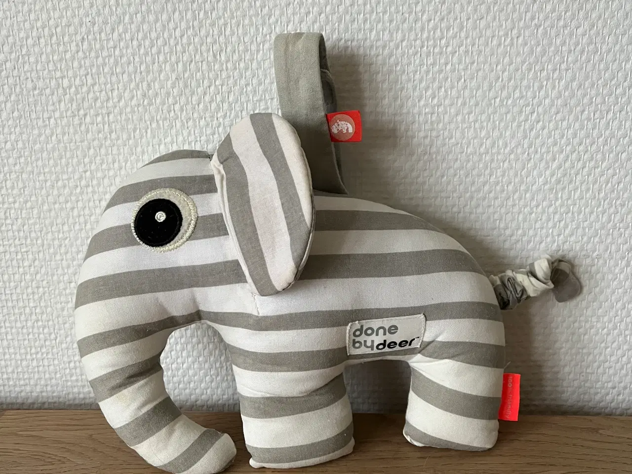 Billede 3 - Done by Deer elefant med musik