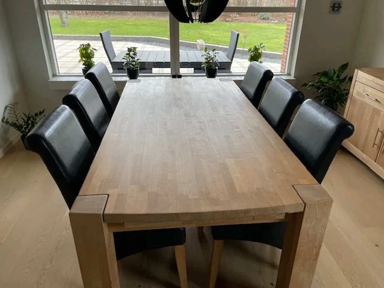 Billede 1 - Spisebord med 6 stole - massiv eg – sæbebehandlet