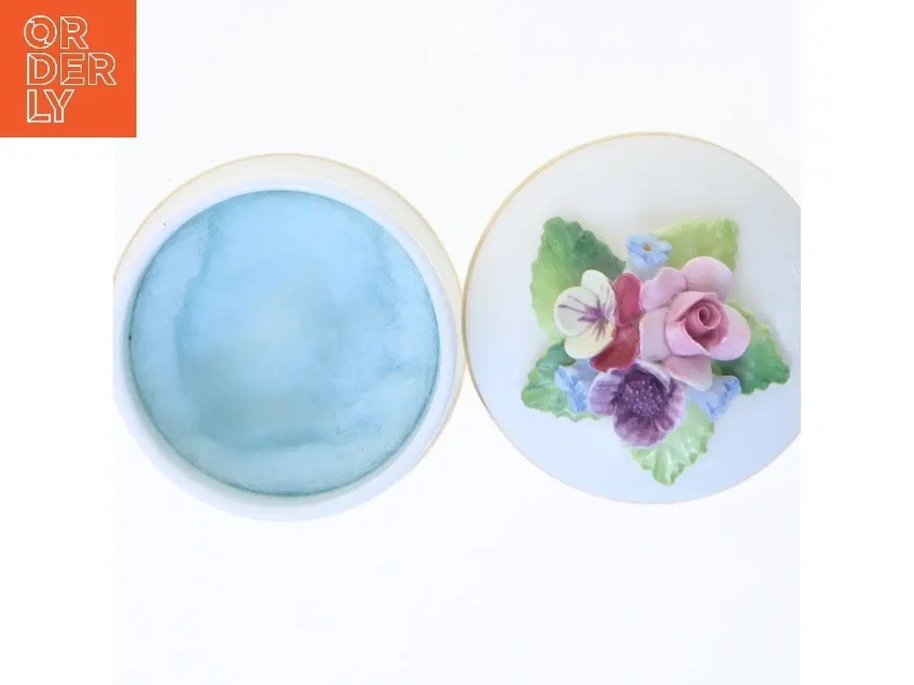 Billede 5 - Dekorativ porcelænsæske med blomsterlåg (str. 5 cm)