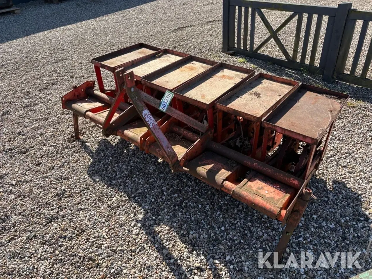 Billede 1 - Prikler til græsplæne Jacobsen