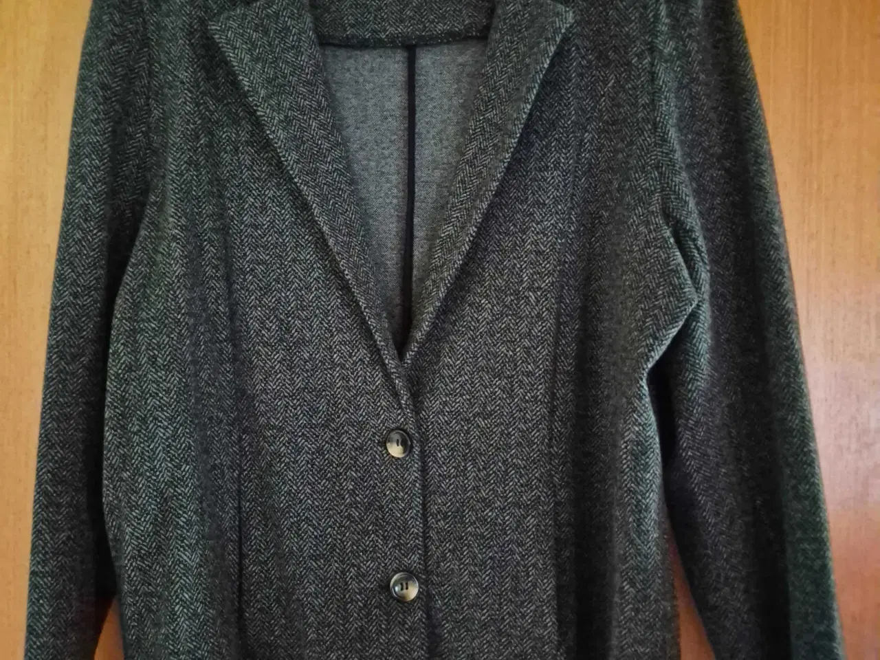 Billede 1 - Pæn gråmeleret blazer 