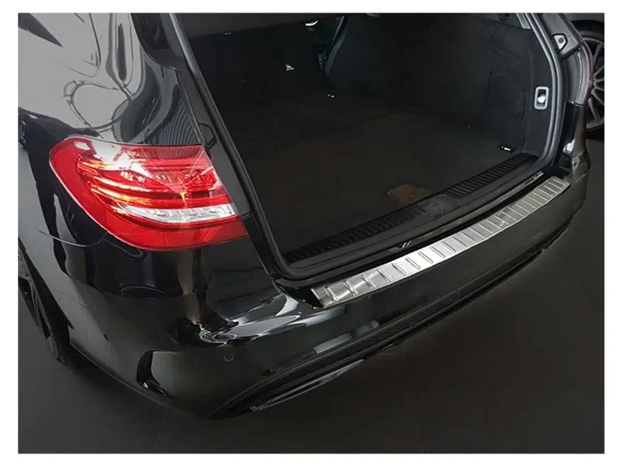Billede 1 - Læssekantbeskytter Mercedes C-Klasse S205 14-21 Stål