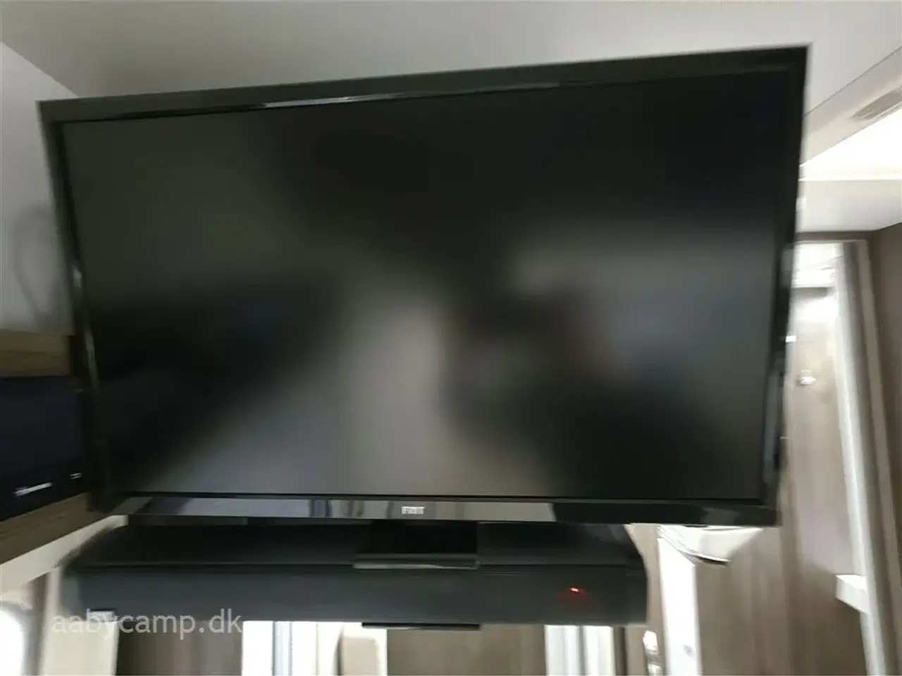 Billede 23 - 2024 - Benimar Tessoro T463 Special Edition   Nk. pakke. Automatgear. solceller. markise. to stk. 95Ah Batterier. smart tv med soundbar. lyse lædersæder.  KUN 16000 KM!!!