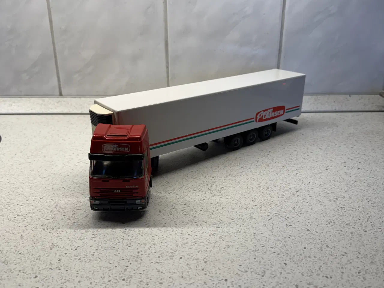 Billede 5 - Legetøjsbil - lastbil til pynt