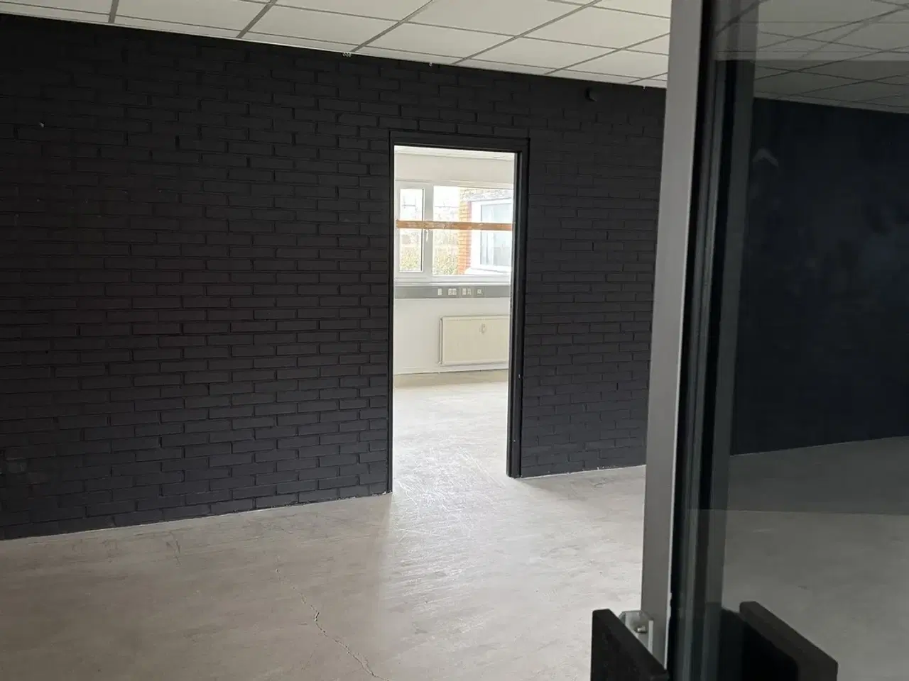 Billede 3 - Lager med mulighed for værksted udlejes.