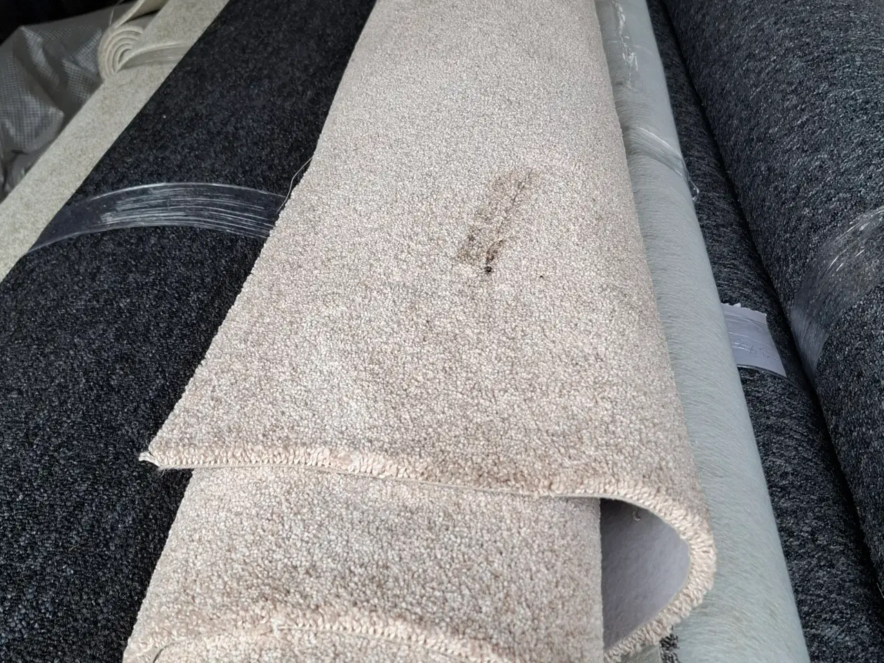 Billede 10 - Gulvtæppe Rester