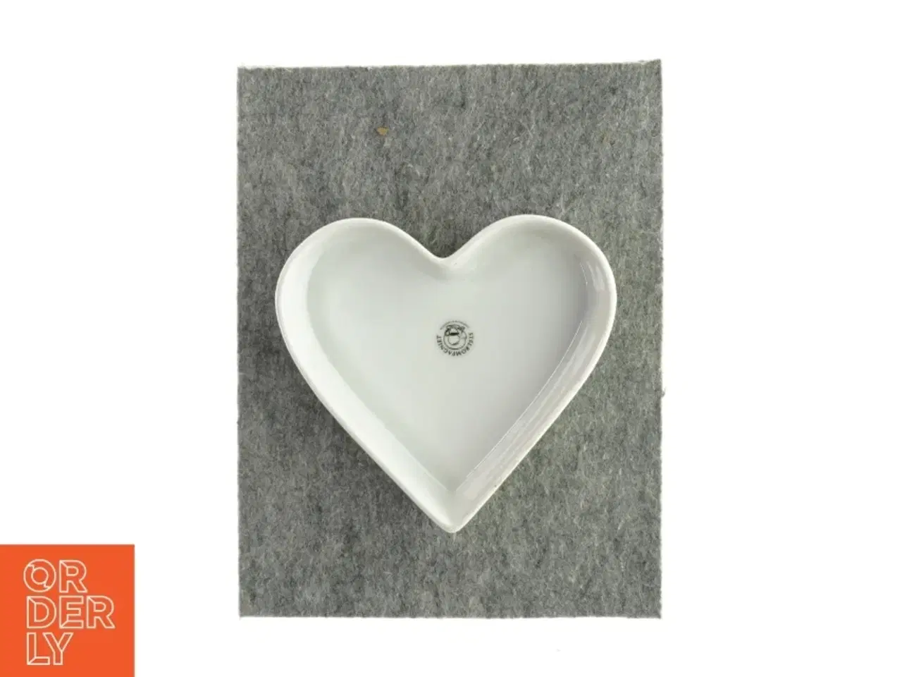 Billede 1 - Hjerteformet fad fra Stel Kompagniet (str. 13 X 14 cm)