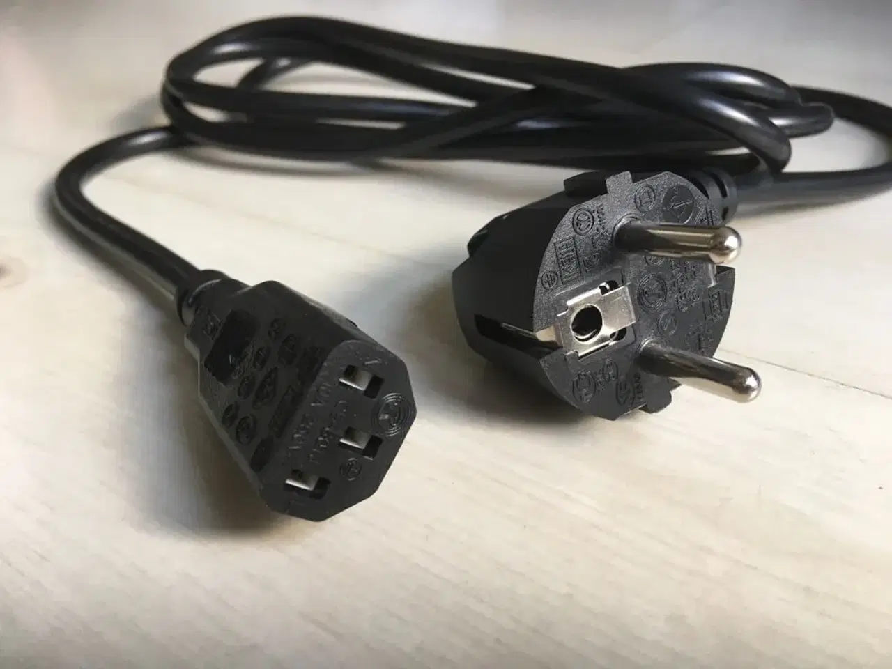 Billede 1 - Elnet kabel