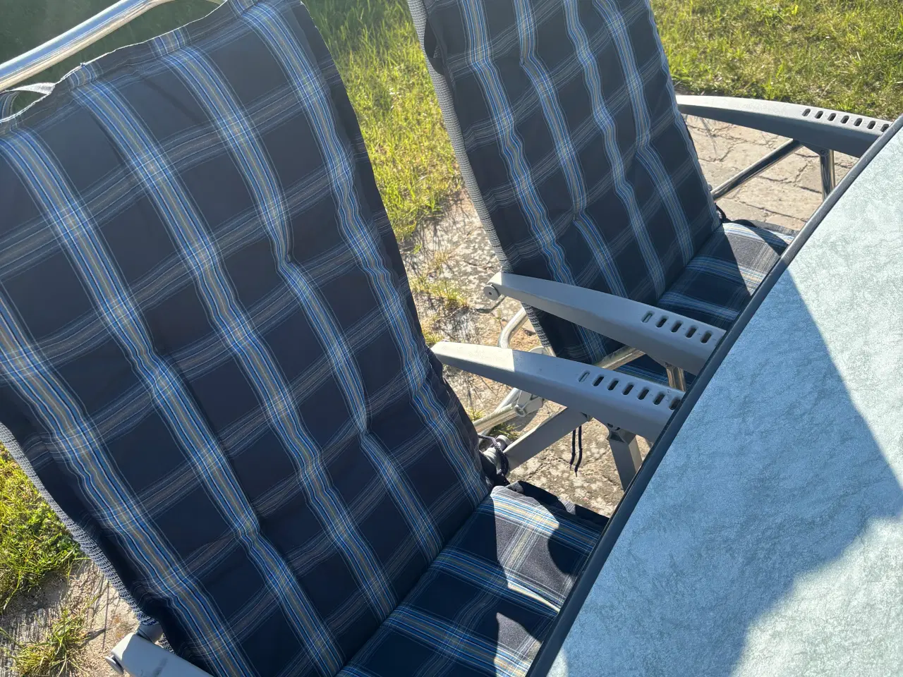 Billede 4 - Campingbord med stole
