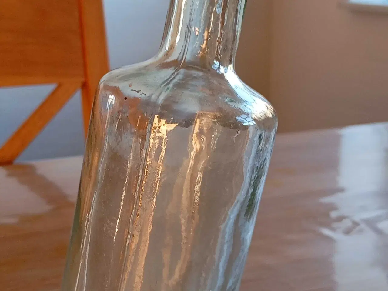 Billede 1 - Skæv flaske. Snapseflaske