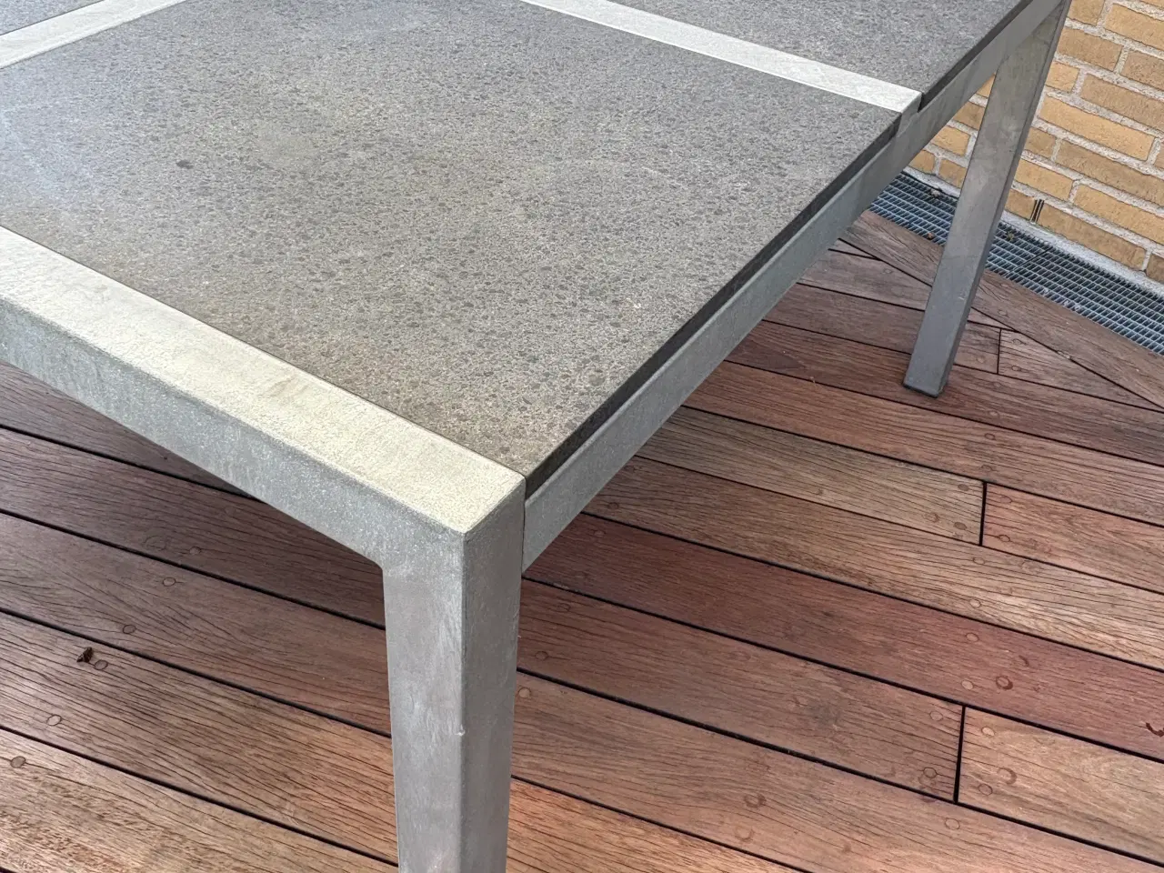 Billede 1 - Havebord granitplader og galvaniseret
