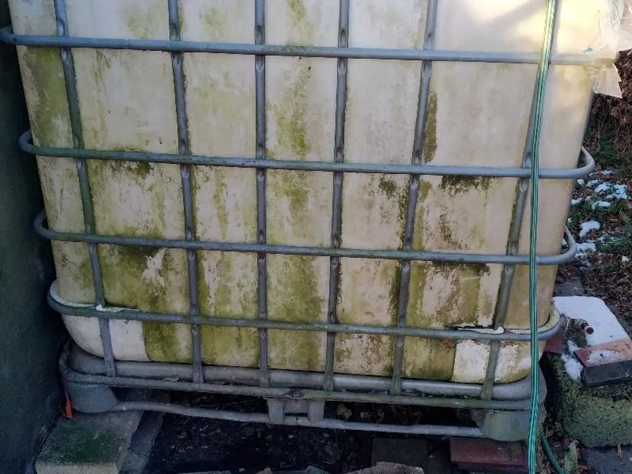 Billede 1 - Vandbeholder 1000 l