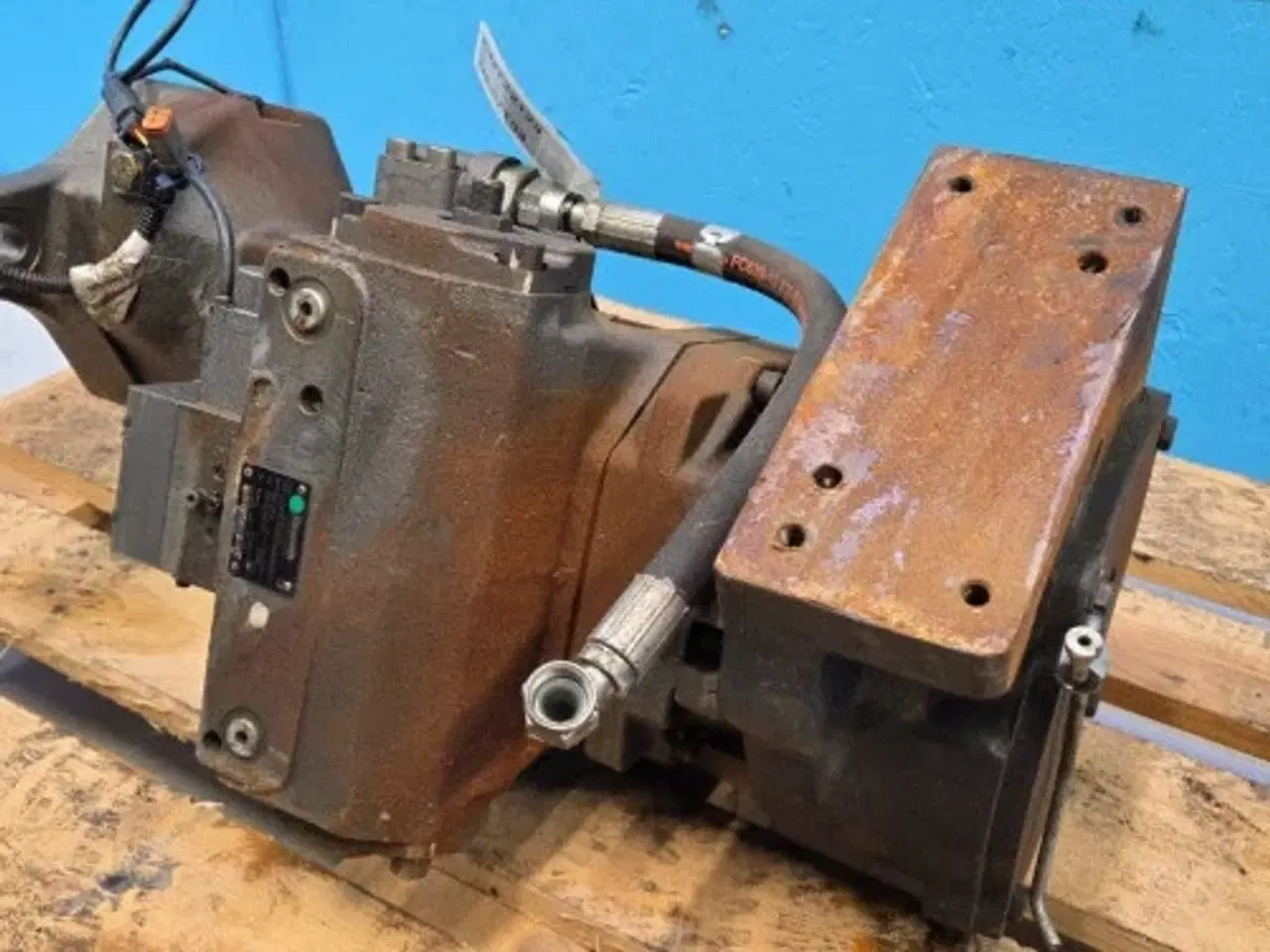 Billede 20 - New Holland T8.320 Hydrostatisk Pumpe 84393724