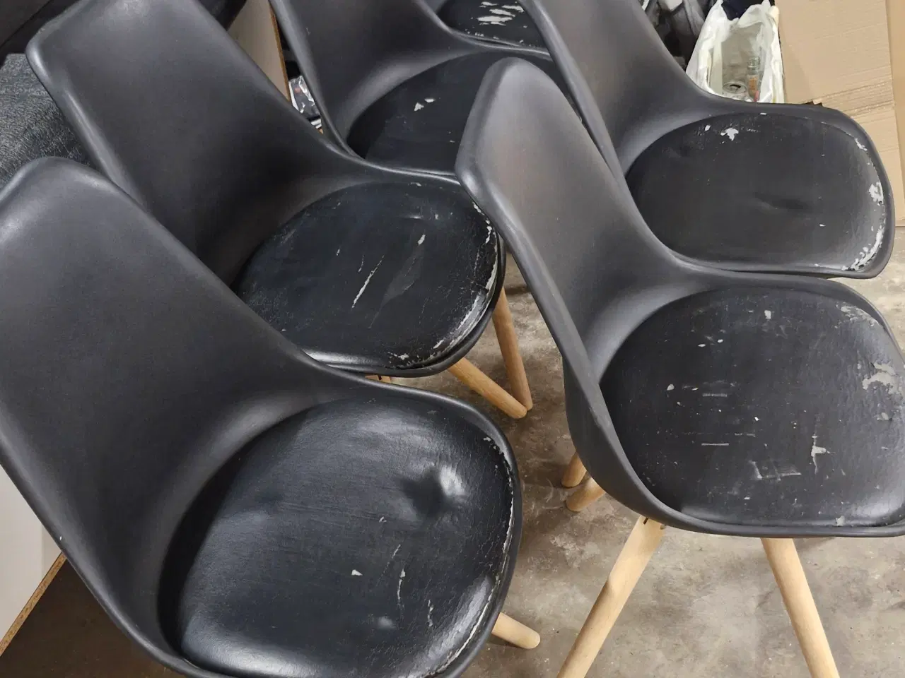 Billede 1 - Spisebordsstole med egetræs ben